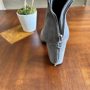 STEVE MADDEN SUEDE BOOTIES SIZE 9M